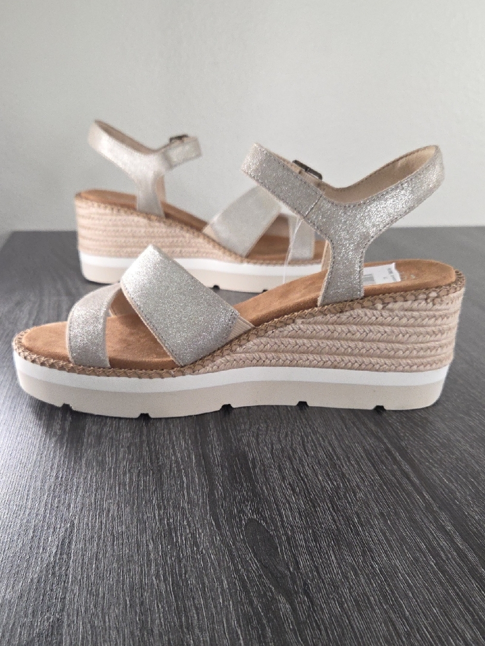 TOMS DARYA Silver Metalic Tan Platform Wedge Espadrille Sandals Size 11 - Picture 4 of 16